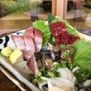 高知のお魚、黒毛和牛、自家栽培野菜をゆるりとお楽しみ下さい。