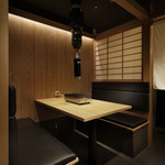 焼うお いし川 - ２Fソファ席（暖簾で仕切りあり）