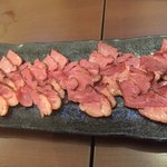 Sumibi Yaki Izakaya Gyuutan Wasuke - お通しの牛タンスモーク