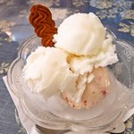 神戸御影アイスクリームカフェ ALICE - アイス３個盛り合わせ(４００円)