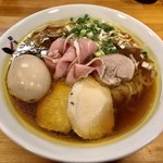 麺屋 しん蔵 - 田舎の醤油 800円 手揉みちぢれ麺 チェンジで50円 味玉 100円