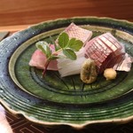 肴とお酒 うを弘 - お刺身（マアジ、カマス、アオリイカ、真鯛皮霜造り、浜防風）