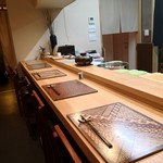 肴とお酒 うを弘 - カウンター席