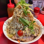 千里眼 - 冷やし中華（少な目）麺160グラム 820円　ヤサイマシマシガリマヨカラメマシマシショウガの辛揚げ別皿で