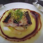 クラブ33 - 魚料理は旬のイサキのソテーです、ソースがとっても美味しかったですよ・・・