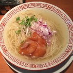 グラシア - 日替わりランチ「カメノテ煮干しラーメン＋牛めしセット」1000円のラーメン