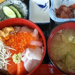 味処 日本海食堂 - 海の幸丼