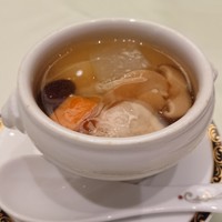 銀座アスター 新宿賓館  - ふかのひれと冬瓜とトマトのスープ