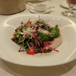 ル・ビストロ・資生堂 - 前菜：チキンとポーチドエッグのリヨン風サラダ