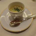 ル・ビストロ・資生堂 - キャベツのポタージュ
