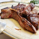 Wolfgang's Steakhouse by Wolfgang Zwiener - 左がヒレ、右がサーロイン