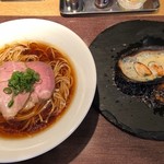 麺屋一燈 - 7周年記念限定ラーメン「ムール貝のファイヤーラーメン（生姜の出汁炊き込みご飯添え）」