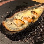 麺屋一燈 - 7周年記念限定ラーメン「ムール貝のファイヤーラーメン（生姜の出汁炊き込みご飯添え）」