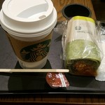 スターバックスコーヒー - ドリップコーヒー（トール）320円税別＋サラダラップ10品目野菜490円税別