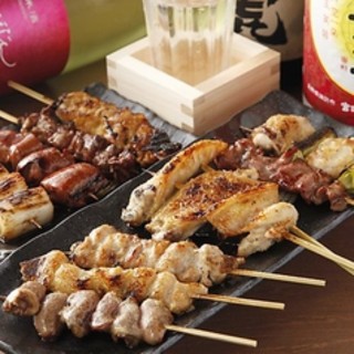 Yakitori (grilled chicken skewers) from our recommended and popular menu “Daisen-dori”