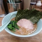 横浜ラーメン 武蔵家  - 平成30年6月22日のデフォルトラーメン税込650円は前回訪問時よりスープ少なかった！