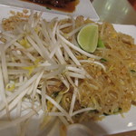 Pho Basil - ポークパッタイ