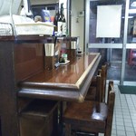 鶴亀 - カウンター席(2018年3月23日撮影)