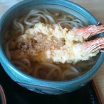 まらそん亭 - 海老天うどん（580円）