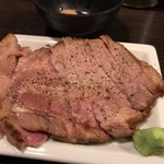 丿貫 - 炙り肉刺し
