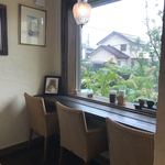 CAFE MORRIS - 入って右側に素敵な席発見！お客さんが見えたので次回空いていたらこの席が良いな♡