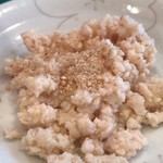 らーめん家 政 - 今月のクーポンの鶏肉そぼろはご飯にあう