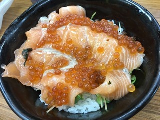 海鮮丼の駅前 - 