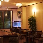 カフェバージュゴン - 落ち着いた雰囲気の店内です。