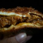 ブーランジュリー グウ - 再訪　焼きカレーパン　断面