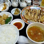 中嘉屋食堂 麺飯甜 - とりから付きぱくぱくWギョーザ定食