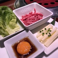 游玄亭 銀座 - ユッケ
