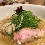 饗 くろ喜 - 朝捌いた丹波黒どりのモモ、鶏団子、九条ネギ