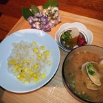 中島町倶楽部 - あさりのお味噌汁、香の物