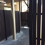 小松 弥助 - 奥に進みます