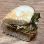 ちいさなパン工房 あきらぱん - 焼きそばパン 断面