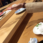 小松 弥助 - イカ、手の出し方が綺麗って大将に褒められた❣️