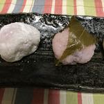駅通り 金蝶堂 - 苺大福、桜餅