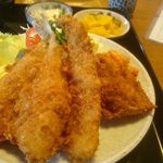 Kouraku - 大きく熱々な魚フライ