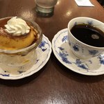 喫茶トリコロール - 手作りプリンセット 1,002円