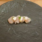 プラッサッジョ - 昆布〆のヒラメ