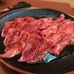 紅梅園 - H.30.5.13.夜 (上)ハラミ 1,600円税別・ツラミ 750円税別