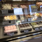 ある処にぼたもち山 - 王道なものから少し独特な商品もあって面白いです。