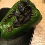 里葉亭 - 大ピーマンまるごと１個焼き
      汁がいっぱい