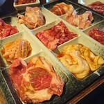 焼肉　本陣 - 本陣焼肉定食1,080円のお肉9種類