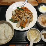 えん弥 - 鶏肉の黒胡椒炒め