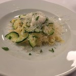 リストランテ ハナタニ - ・水牛モッツァレラチーズとズッキーニのパスタ