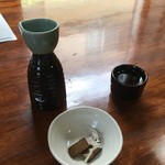 うなぎ あけぼの - 日本酒と絶品のお通し(一切れ食べてしまいました)