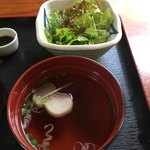 うなぎ あけぼの - サラダとお吸い物