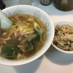 餃子飯店 - 鶏ネギラーメン600円と山菜ごはん100円