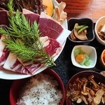仙人小屋 - 熊 鹿 焼き肉定食。
